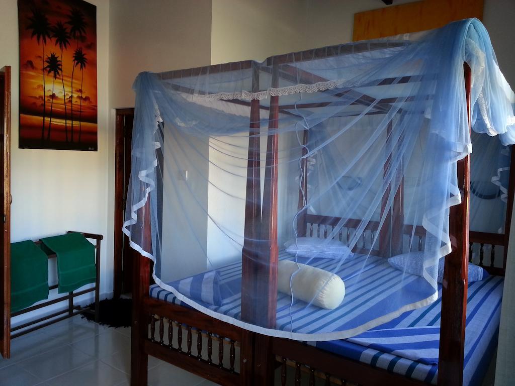 Main Reef Guest House Hikkaduwa Habitación foto