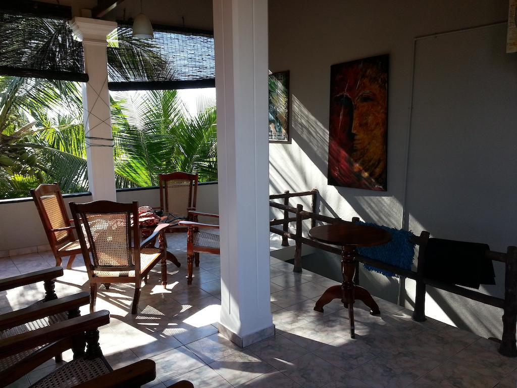 Main Reef Guest House Hikkaduwa Habitación foto