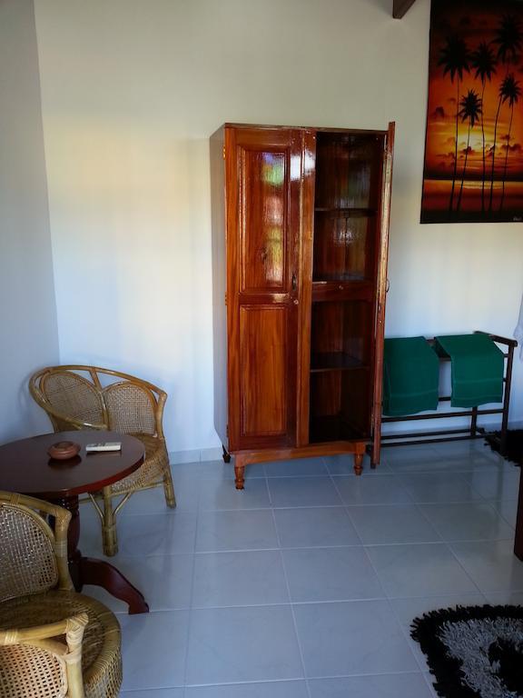 Main Reef Guest House Hikkaduwa Habitación foto